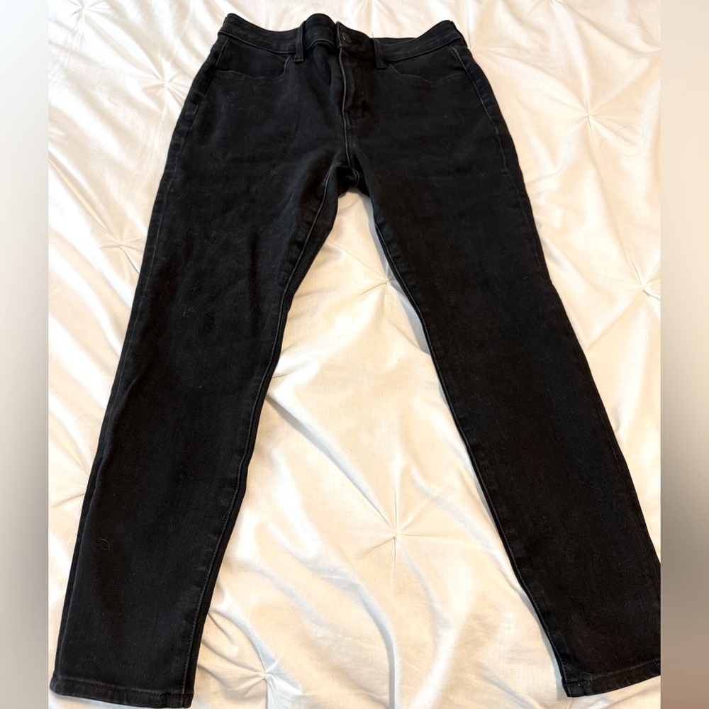 Woman’s American Eagle Black Jeans